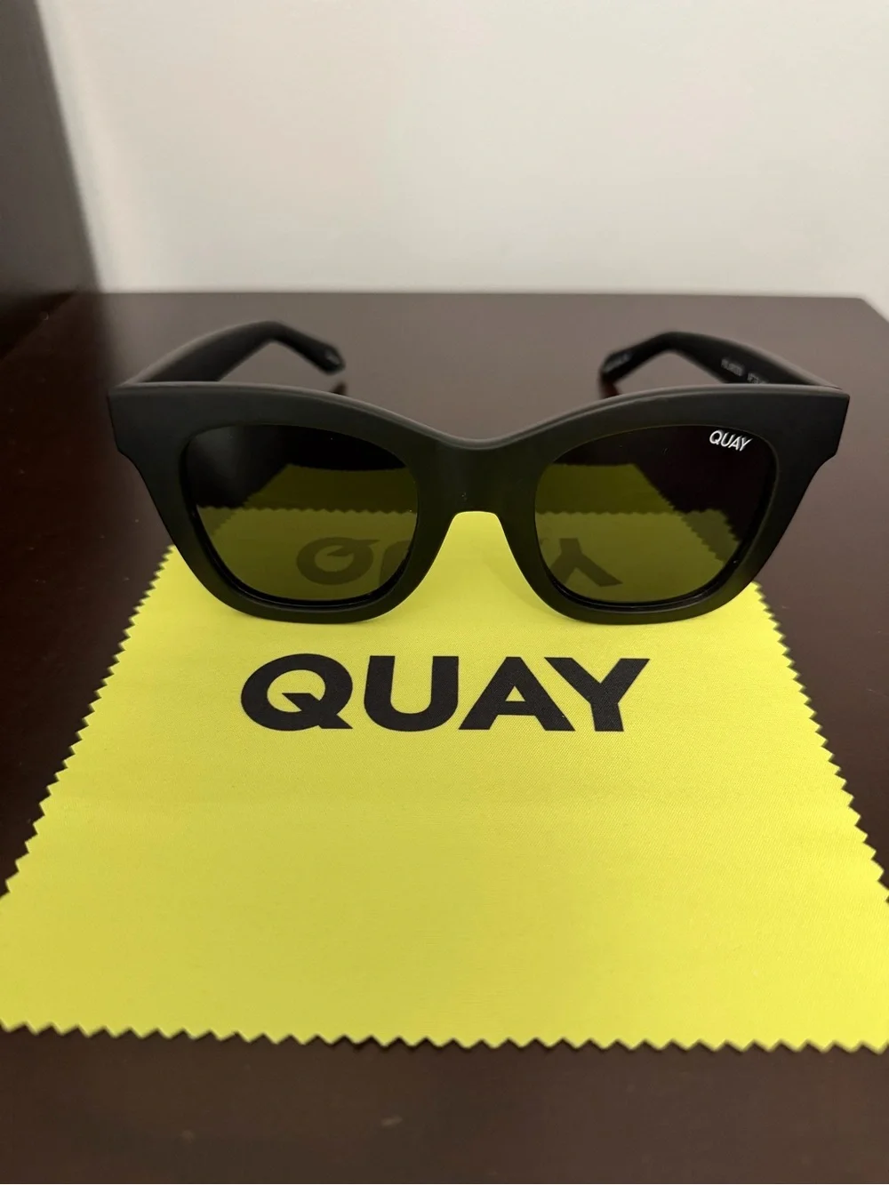 Quay Australia After Hours Polarized Sunglasses Sunnies in Matte Black VGUC